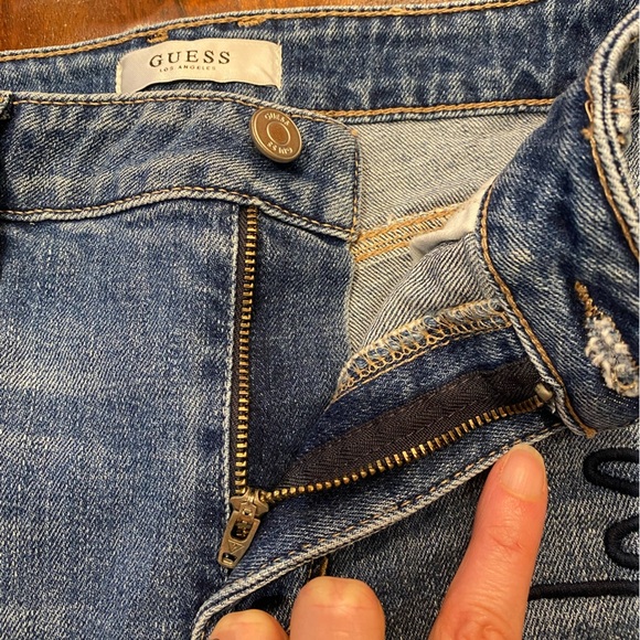 Guess Jean Shorts Embroidered Peek-a-boo Size 27 - Picture 7 of 11